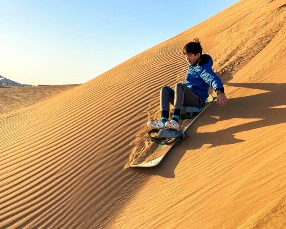 Sandboard en una duna